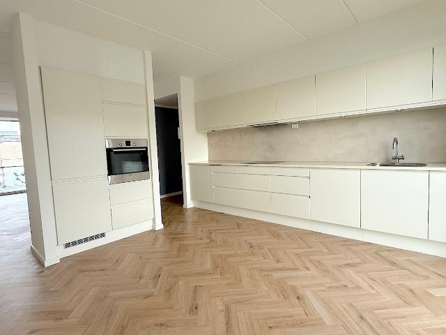 Skøn lys lejlighed på Islands Brygge