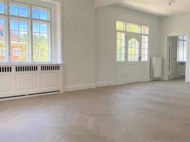 Skøn villalejlighed i Ambassadekvarteret, København Ø, København