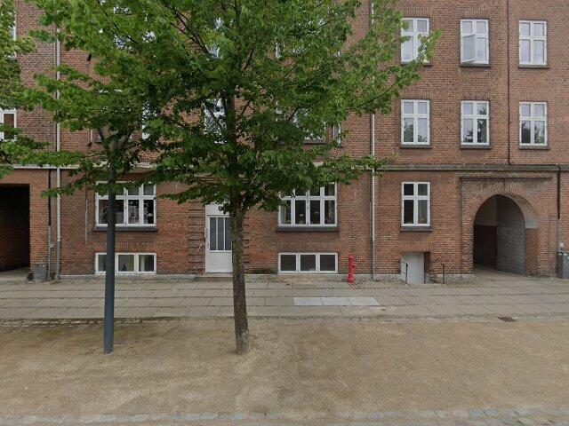 Skøn 2 værelses lejlighed i Øgadekvarteret
