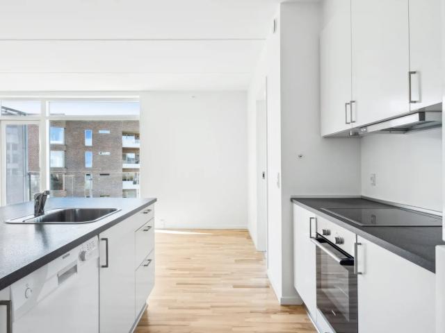 Skøn 4 værelses lejlighed med dejlig terrasse