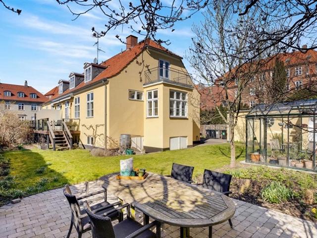 Skønne 218m2 hus på Frederiksberg