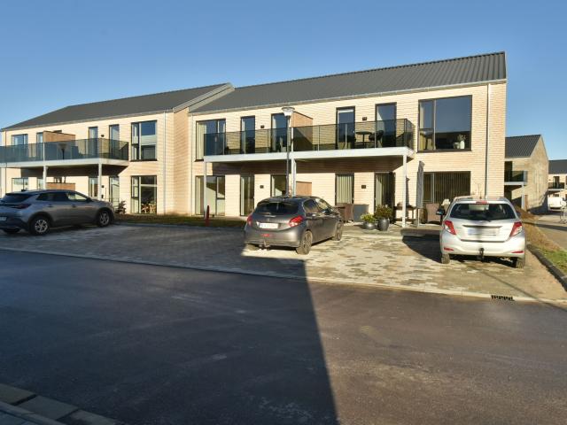 Skønt familievenligt rækkehus i Snejbjerg med privat have/terrasse og mulighed for ladestander