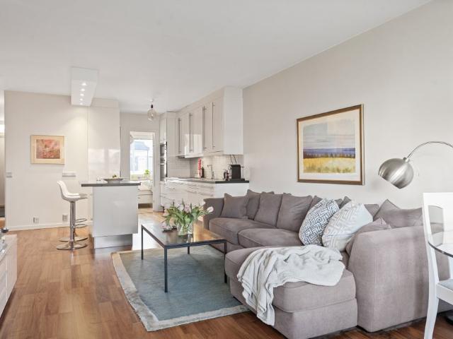 Skogstorpsvägen, Stockholm, Sollentuna, Silverdal/Tegelhagen