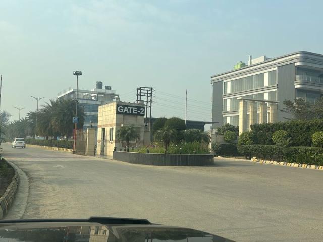 SKA Arcadia Commercial Shop 152 Sq. Ft. in Wave City Ghaziabad Listing ID: #9878