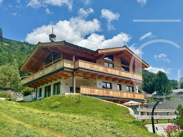 Ski In/Ski Out: Exklusives Wohnhaus mit drei Einheiten am Fuße des Wildkogels in Bramberg!