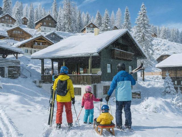 Ski in/Ski out Haus am Nassfeld – Renditeobjekt mit drei Einheiten und PV Anlage