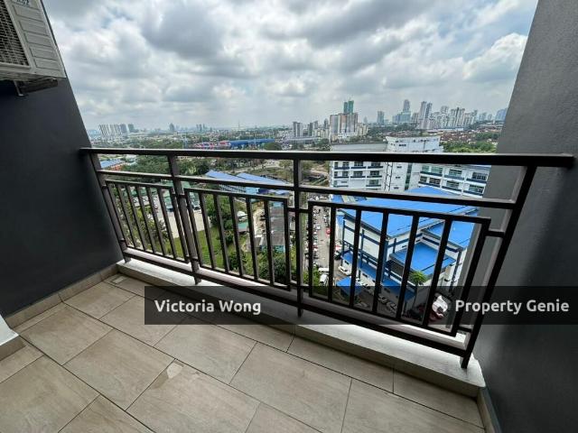 Sks Habitat @Larkin Apartment