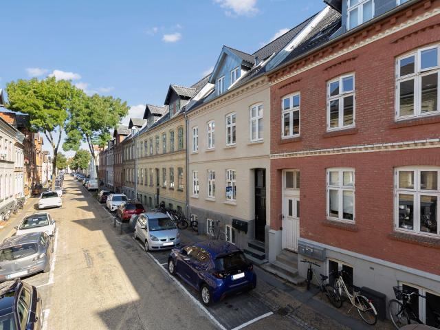 Skt. Knuds Gade 50, st