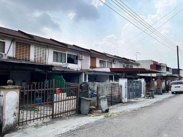 Skudai Selesa Jaya DSTH cuma 320k