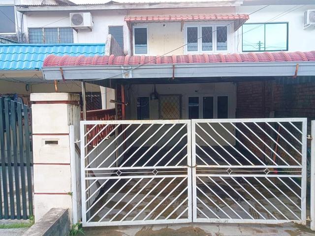 Skudai Taman Damai Jaya low cost 2 bedrooms good location original