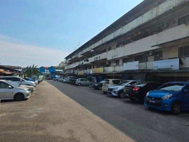 Skudai Taman Ungku Tun Aminah Jalan Hulubalang Flat Ground Floor