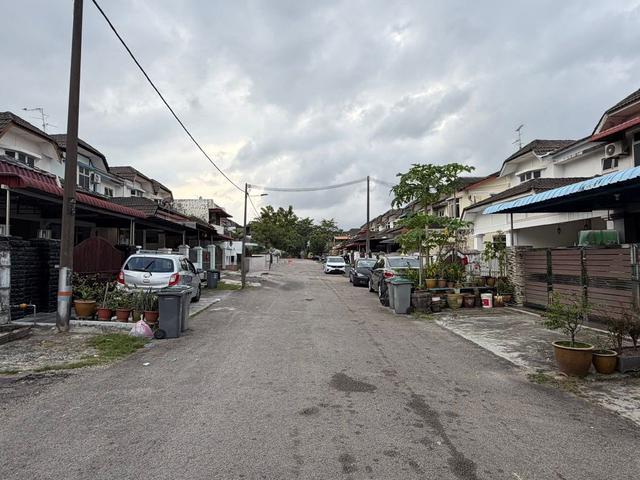 Skudai Taman Universiti Jalan Kemajuan Double Storey Terrace House
