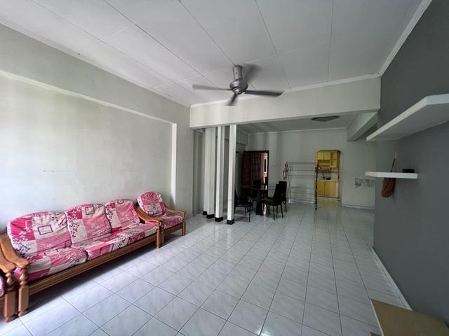 Skudai Villa 3 Beds Apartment Full Loan Renovated Furnished Good Cond