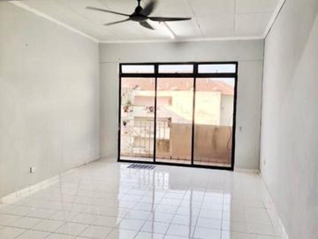 Skudai Villa apartment Skudai Baru 3 Bed 2 Bath For Sale