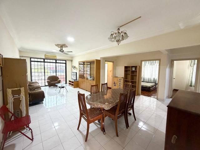 Skudai Villa Apartment Skudai Baru 3 bedrooms partial renovated