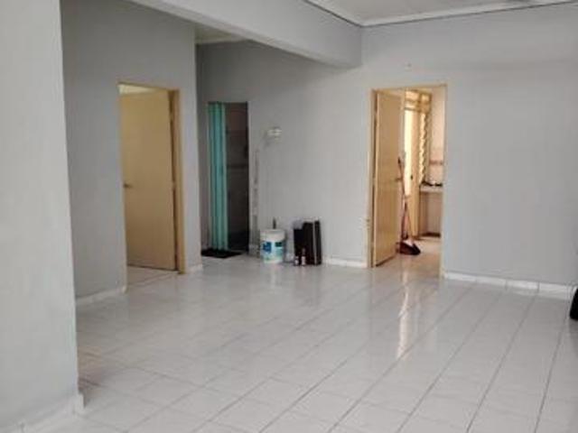 Skudai villa apartmentpartial furnish 3bedroom 2bathroom