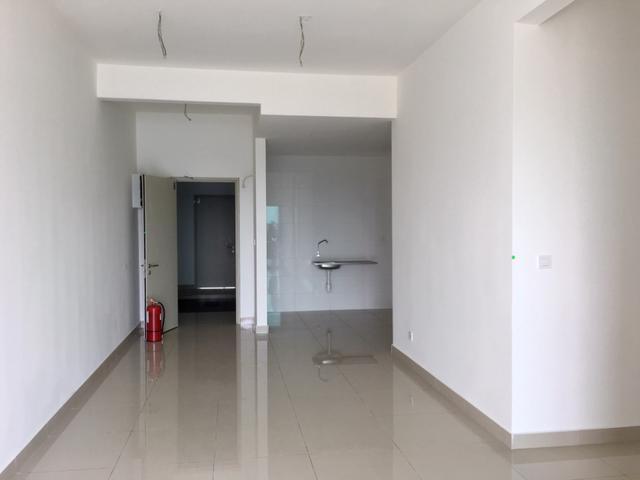 Skyvilla DIsland Puchong South Basic Unit Lake View