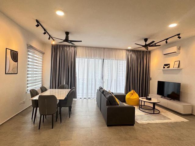 Skyvogue with Modern ID for rent