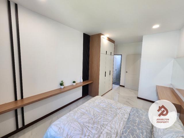 Skywalker kobusak New condo 1053 sq ft 3R2B Full loan
