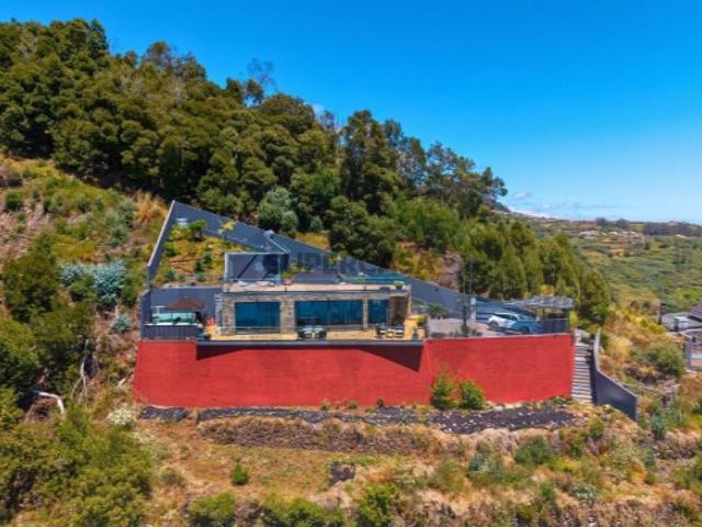 Sky House | Vista Panorâmica sobre o Atlântico & Terreno de 1.444 m² | Arco da Calheta, Madeira