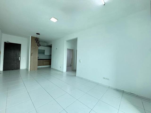Sky Oasis Setia indah 2Bedrooms Partial Furnished GoodCondition