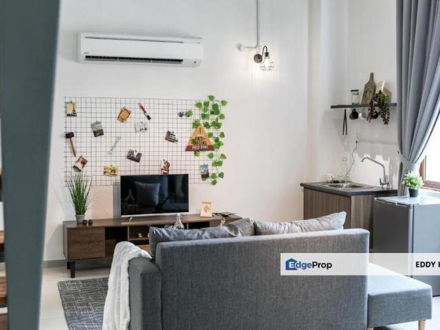 Sky landed 450k 3room lrt condo with partial furnish
