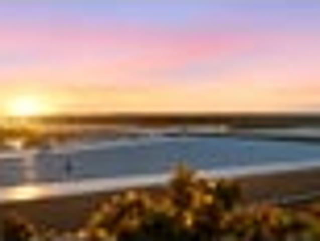 Sky Tower & Harbour Views – Penthouse Must Be Sold