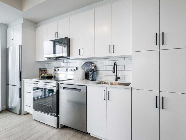 Sky Towers Apartments 1 Bedroom Apartment for Rent at 26 & 26 Grove Street West, Barrie, ON L4N 1M7 Queen's Park