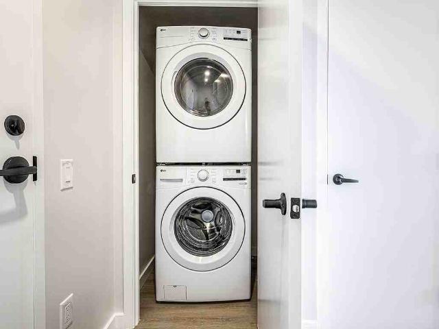 Sky Towers Apartments 2 Bedroom Apartment for Rent at 26 & 26 Grove Street West, Barrie, ON L4N 1M7 Queen's Park