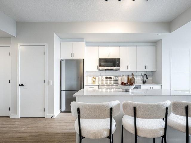 Sky Towers Apartments 2 Bedroom Apartment for Rent at 26 & 26 Grove Street West, Barrie, ON L4N 1M7 Queen's Park