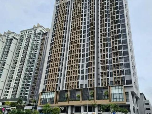 Sky Trees Apartment Bukit Indah High Floor Dual Key Unit Original GG
