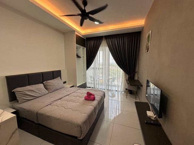 Sky Trees Studio Dual Key Super Below Market Low Deposit