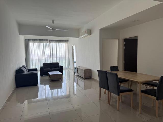 Skybridge Garden Partially Furnished with 3 Rooms 3 Toilets 2 Park