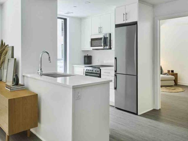 Skye Rentals 1 Bedroom Apartment for Rent at 383 Albert St, Ottawa, ON K1R 0C8 Downtown Ottawa