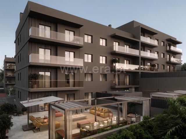 Apartamento T3 com Rooftop privativo 103m² Ramada e Caneças