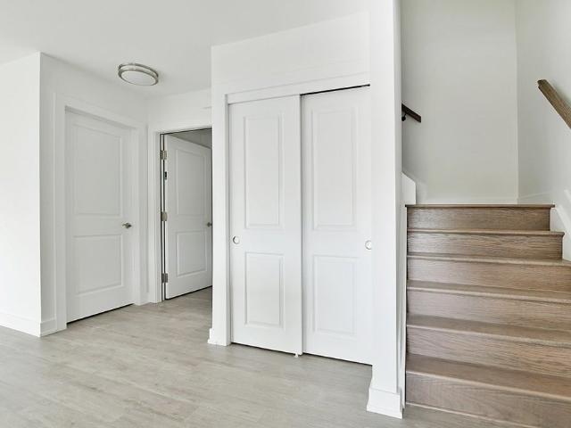 Skyline Stacked Townhomes 2 Bedroom Apartment for Rent at 34 32 34 Northview Road, Ottawa, ON K2E 7E4 Skyline