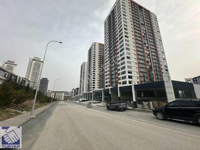 Skyline Tower'da Yüksek Getirili Dükkan natavega Yanı