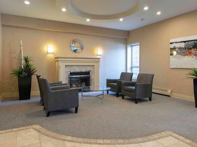 Skyline 1 Bedroom Apartment for Rent at 30 Eleanor Dr, Ottawa, ON K2E 7E5 Skyline