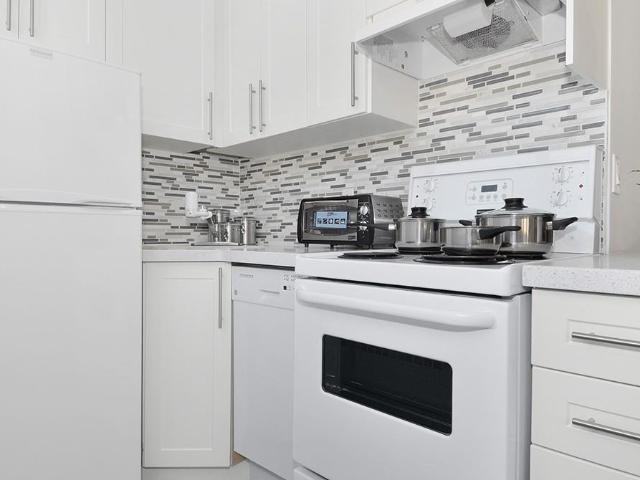 Skyliner Studio Apartment for Rent at 224 St. George St, Toronto, ON M5R 2N9 The Annex