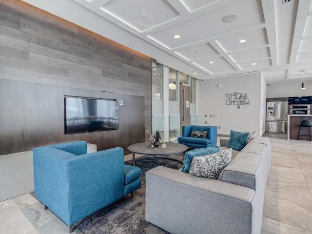 Skyrise Rentals 1 Bedroom Apartment for Rent at 2550 Eglinton Ave W, Mississauga, ON L5M 0Y2 Central Erin Mills
