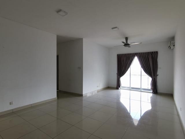 SkySuites Apartment Jb Town Walking Distance CIQ RF Stulang