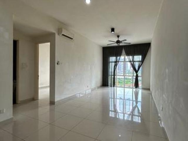 SKYSUITES JLN BUKIT MELDRUM 581SQFT 11 Apartment Unit FOR SALE
