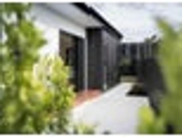 Premium David Reid Show Home With Leaseback Income