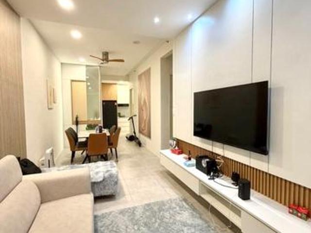 Showhouse Reno Aston Acacia Condo Fully Furnished Bm town area