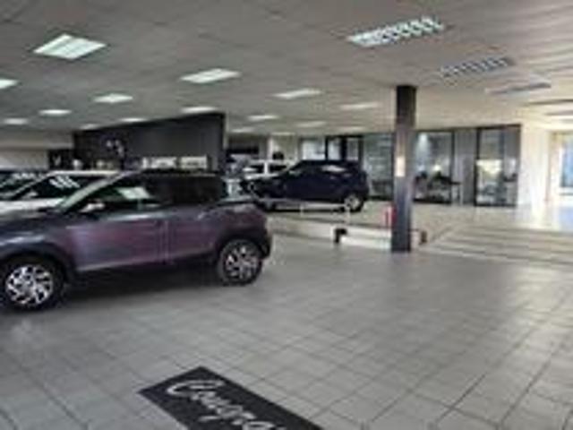 showroom to let in worcester