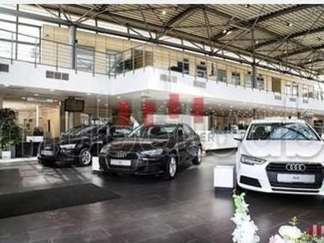 Showroom au debut de la route de dar bouazza de 2 400 m2 de surface utile a la location