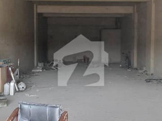 Showroom available for rent
