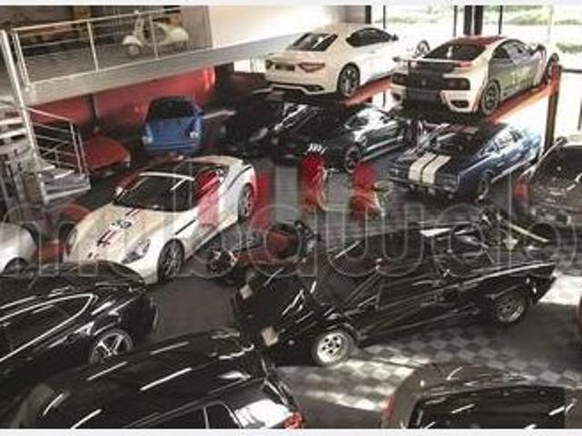 Showroom de haut standing de 2300 m2 en plein ain bld de la route cotiere a ain sebaa a la location