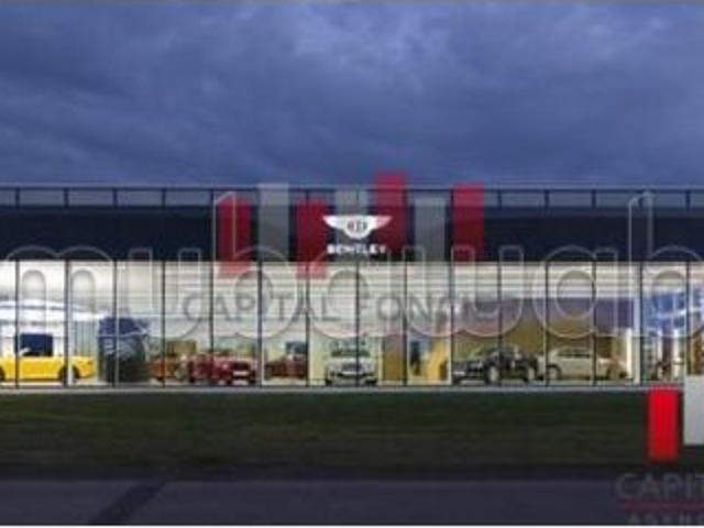 Showroom en plein bld mly smail de 1500 m2 Ain sebaa a la location