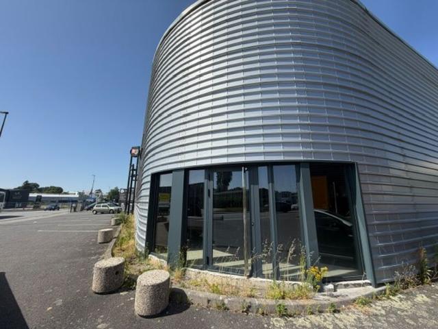 Showroom entrepôt à louer Gouesnou Zone Kergaradec